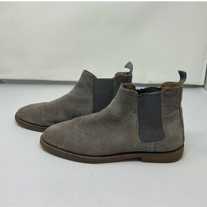 Steve Madden Gray Suede Chelsea Boots